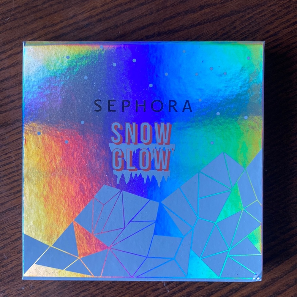 -Sephora mini Snow Glow make up palette!